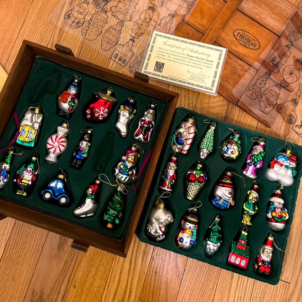 Thomas Pacconi Classics Christmas Ornaments 2004